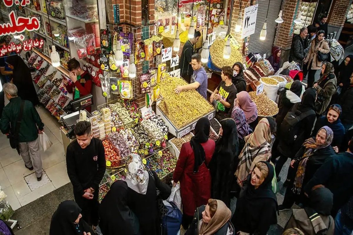 فرمانداران شهرستان‌ها بر بازار شب عید نظارت کنند