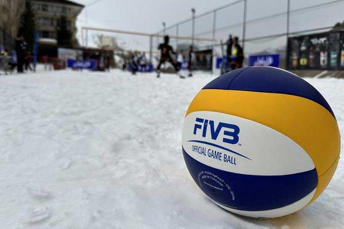 شروع هفتمین تور ملی والیبال برفی در فریدونشهر پیست اسکی فریدونشهر