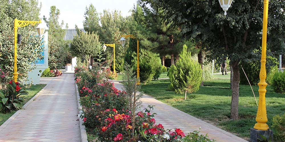 مکانهای مناسب پیاده روی و ورزش صبحگاهی در شاهین شهر باغ بانوان شاهین شهر