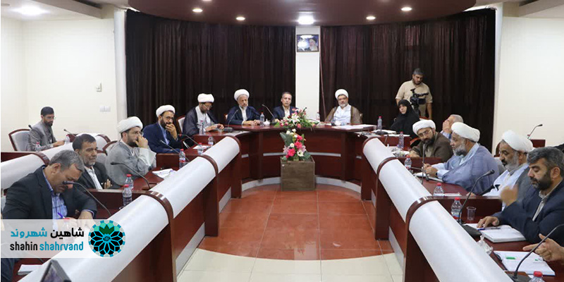 حضور فرماندار در گردهمایی دبیران و مشاورین امور بانوان ستاد اقامه نماز استان