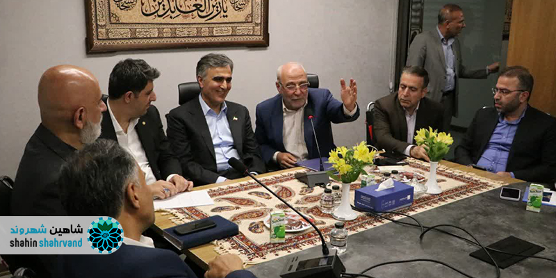 حضور رئیس کل بانک مرکزی در شهرستان شاهین شهر و میمه