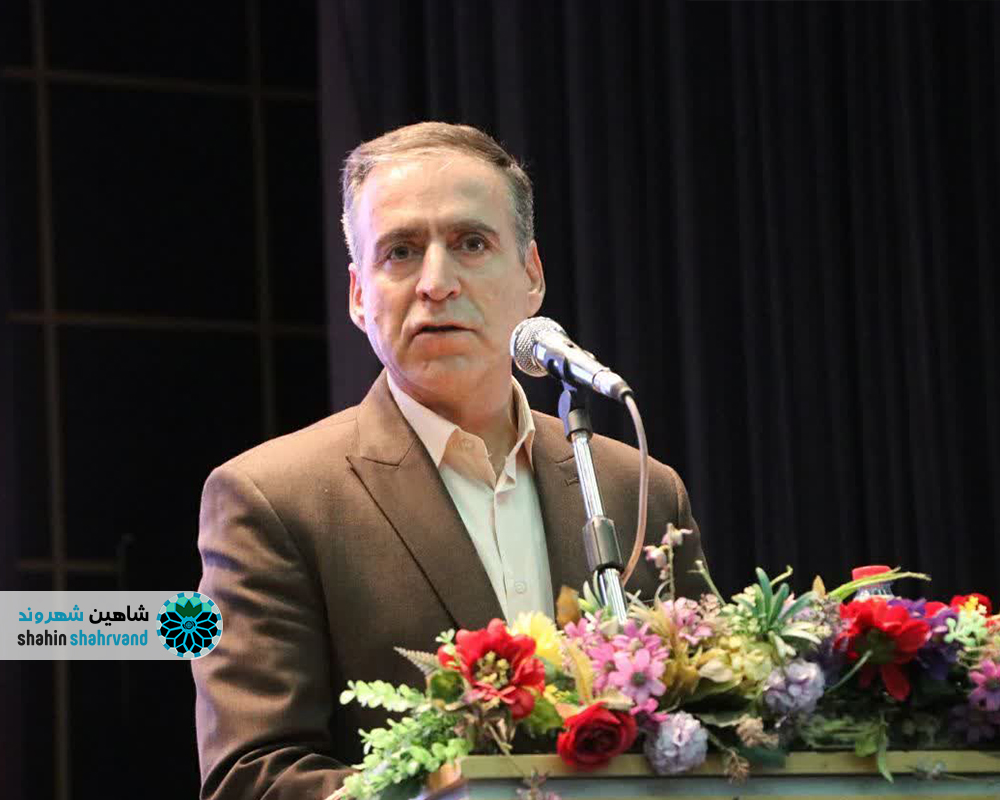 گرامیداشت هفته سالمندان در شاهین شهر با حضور فرماندار و تجلیل از بازنشستگان