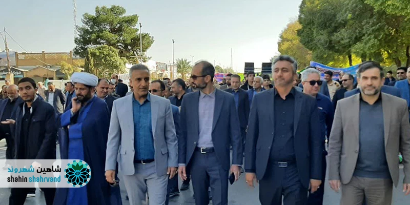 گزارش تصویری راهپیمایی ۱۳ آبان شاهین شهر؛ حضور پرشور دانش آموزان و اقشار مختلف تصویری از حضور اقشار مختلف و فضای شهری